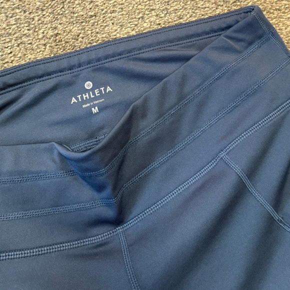 Athleta Navy Blue Mesh Sonar Capri Leggings size M - Picture 6 of 7